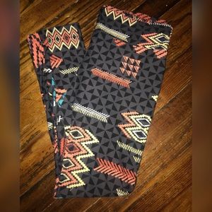 EUC Lularoe Leggings